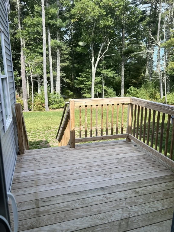 5 Santana Way, Carver