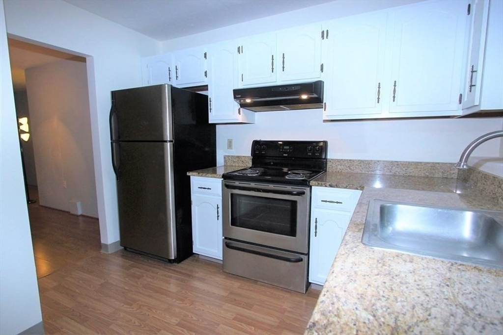 76 Highwood Dr, Franklin