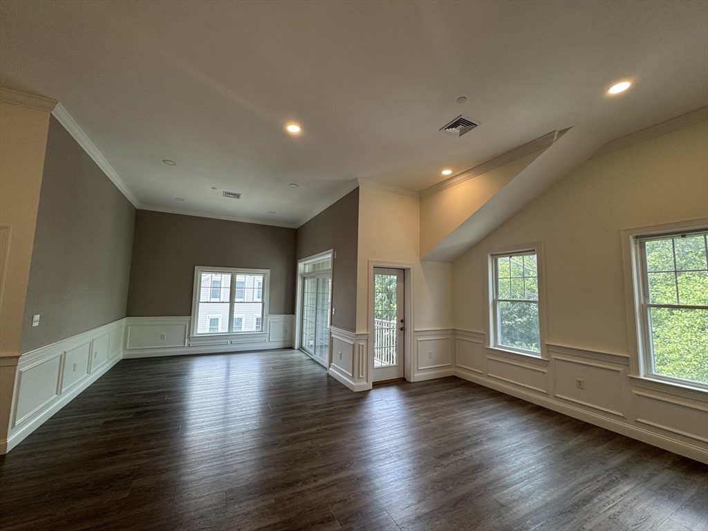 320 Middlesex Ave, Medford