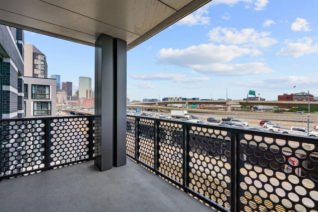 40 Traveler St, South End
