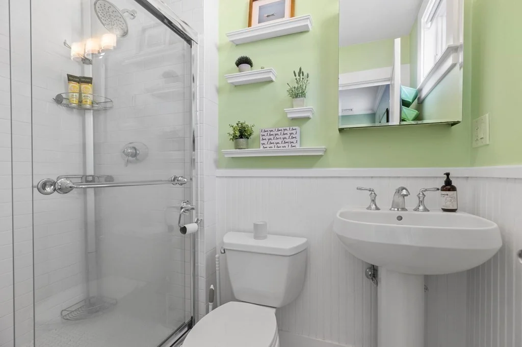 472 E Eighth St, South Boston