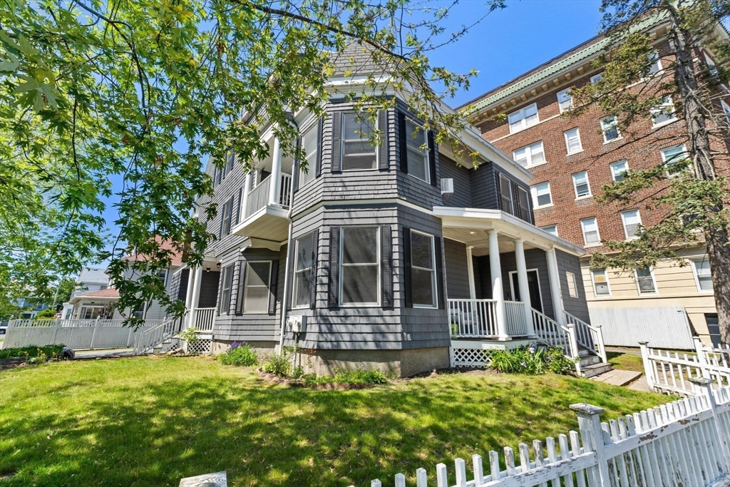 179 Ocean St, Diamond District