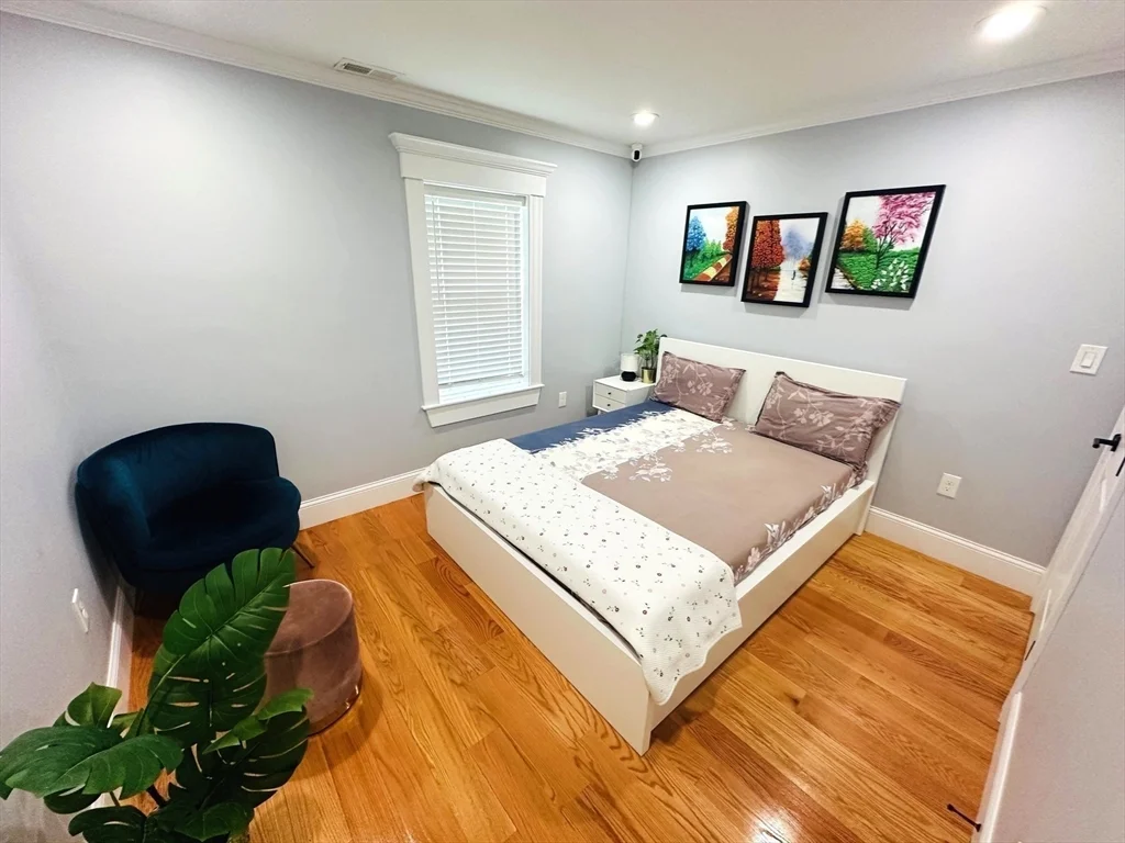 12 S Mason St, Salem