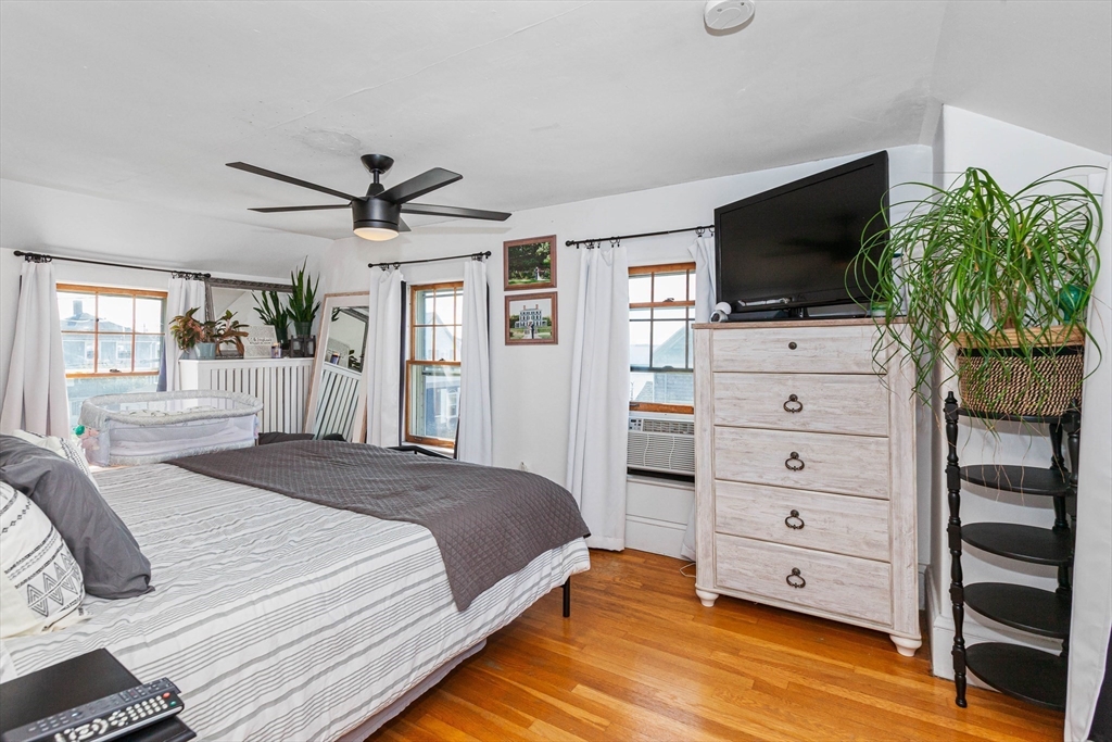 1079 Shirley St, Point Shirley