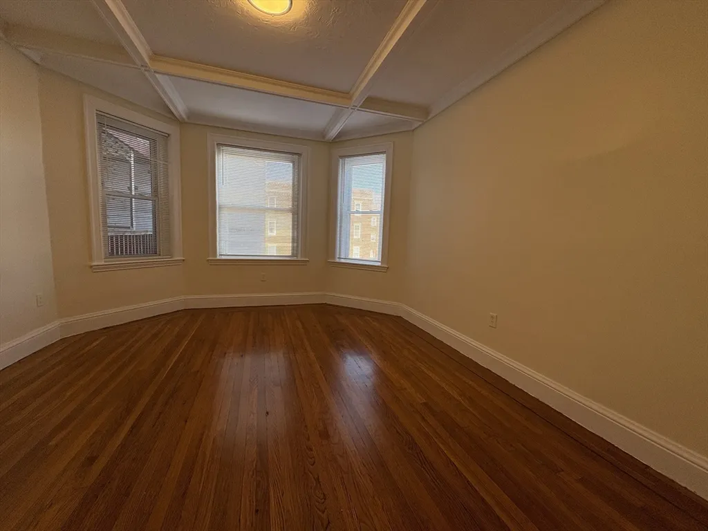 73 Thatcher St, North Brookline