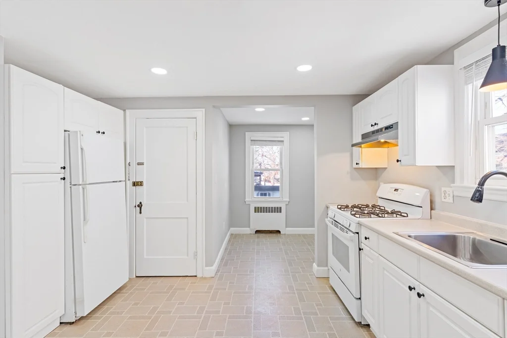 126 Washington Ave, Waltham