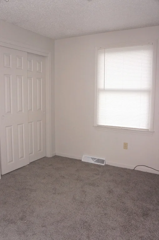 567 Mendon Rd, Attleboro