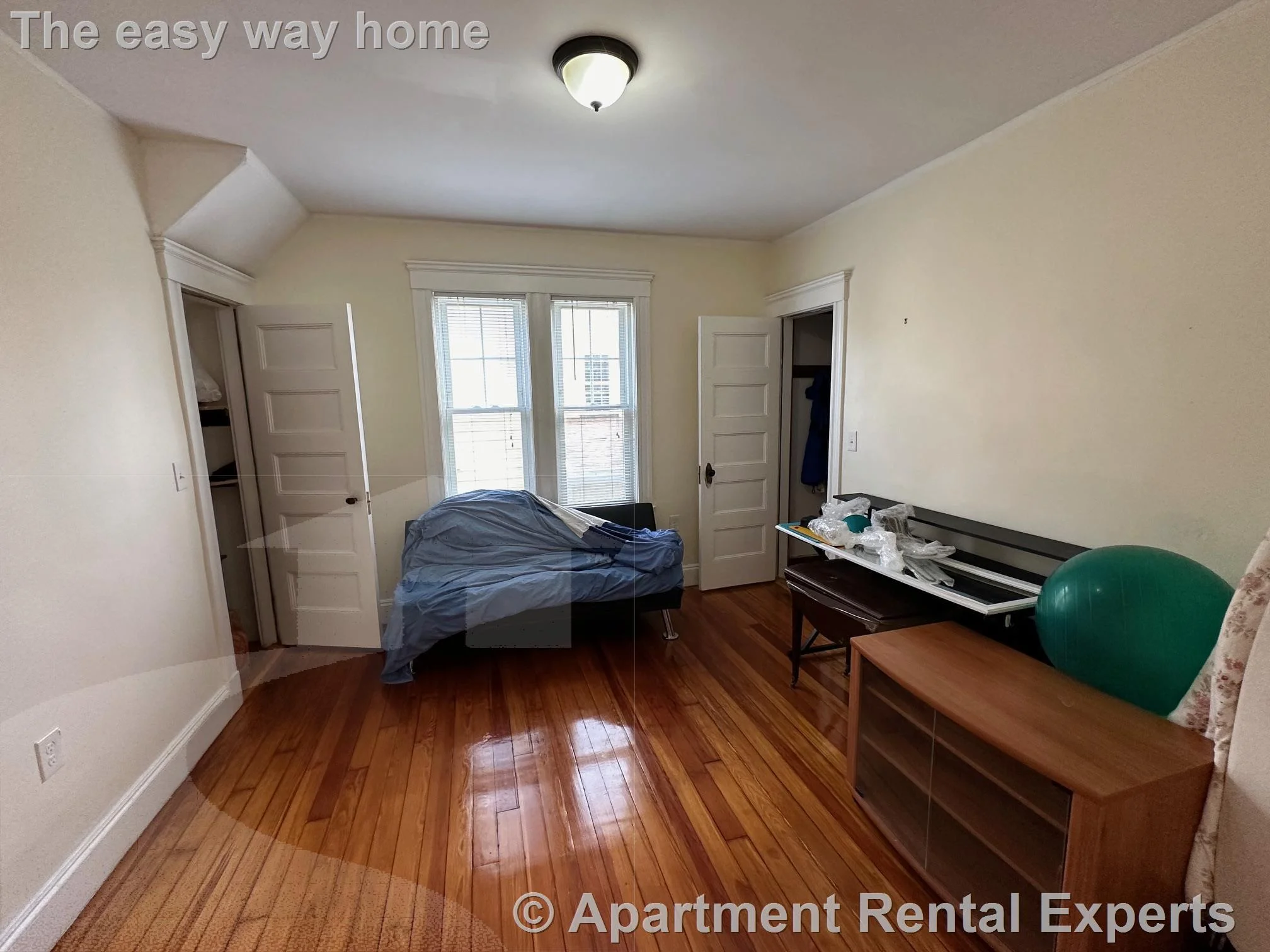 32 Walnut St, Arlington Heights