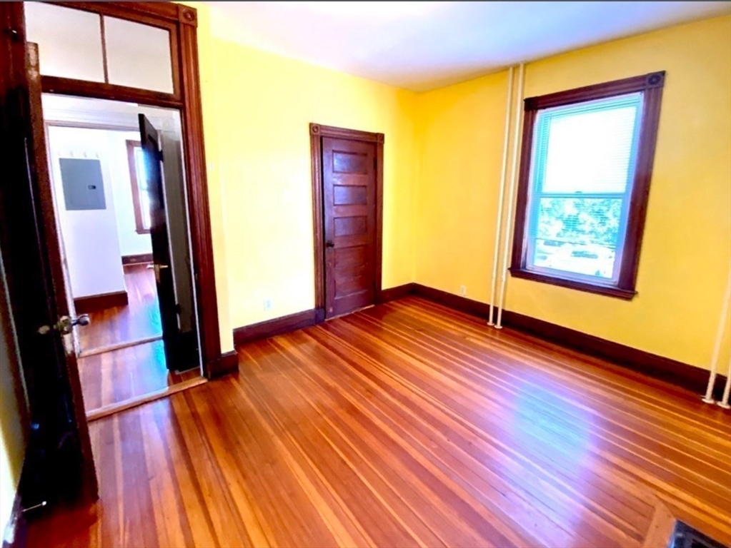 33 Calumet St, Mission Hill