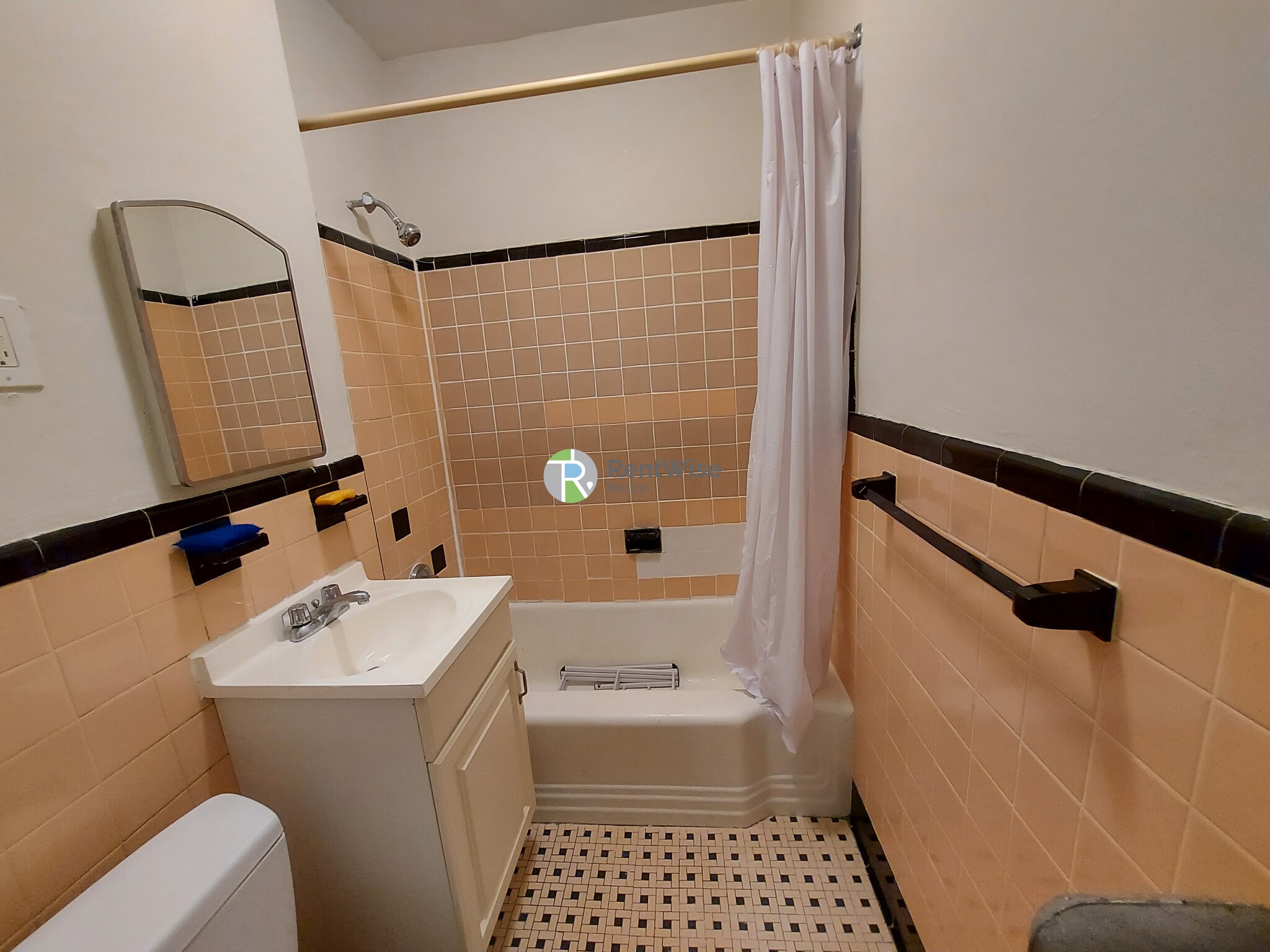 56 Gardner St, Allston