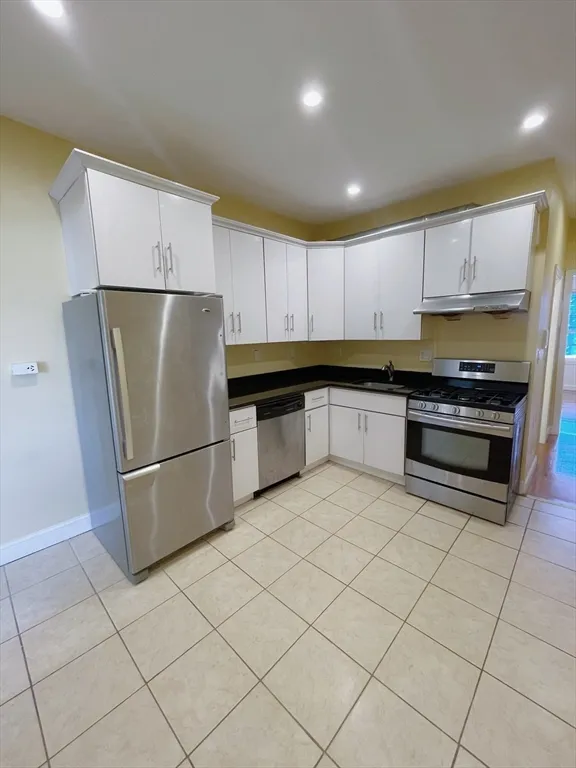 63 Middle St, South Boston