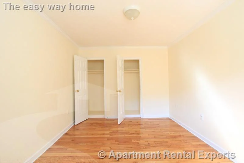 60 Brattle St, Harvard Square
