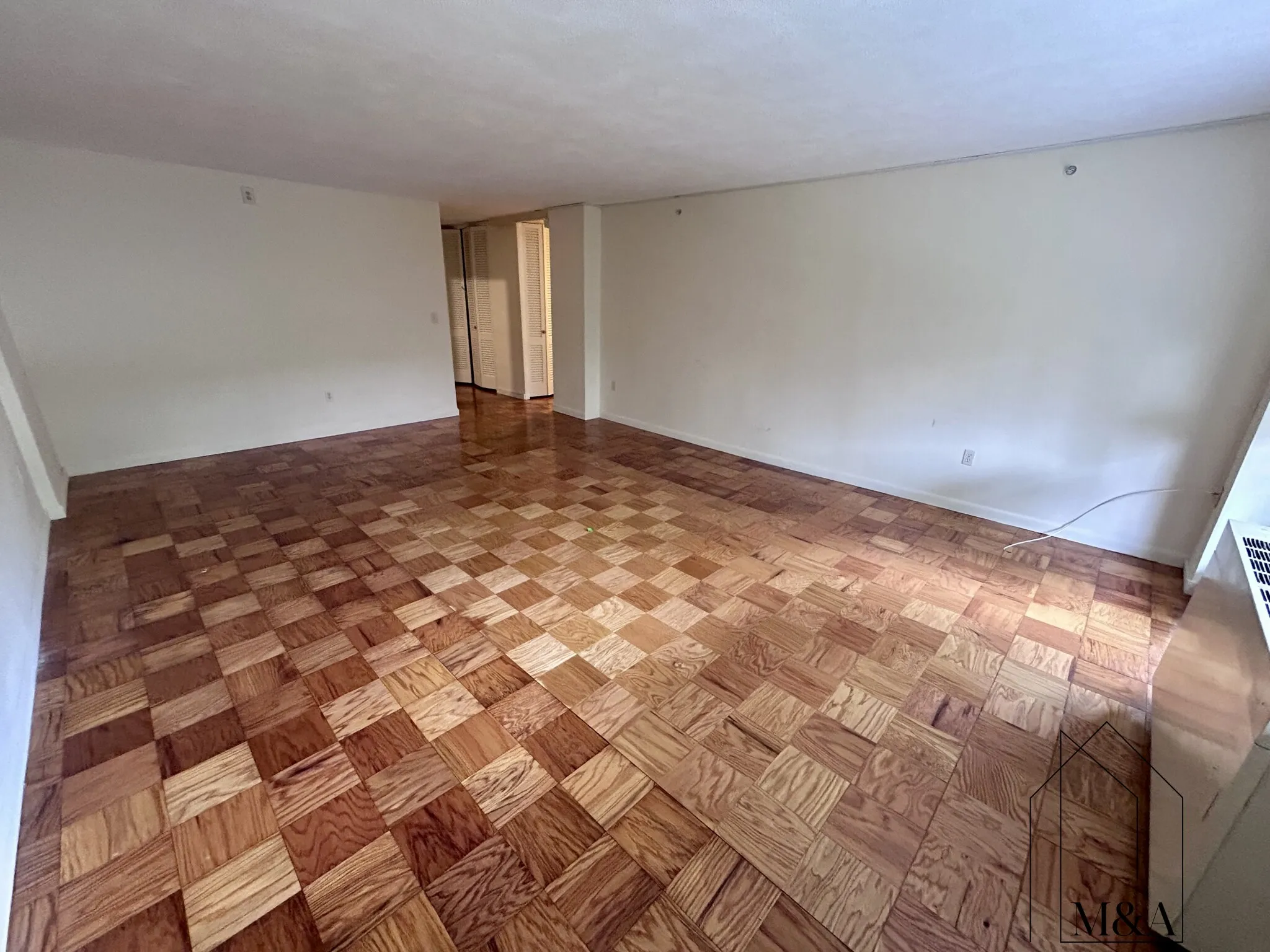 101 Monmouth St, Longwood