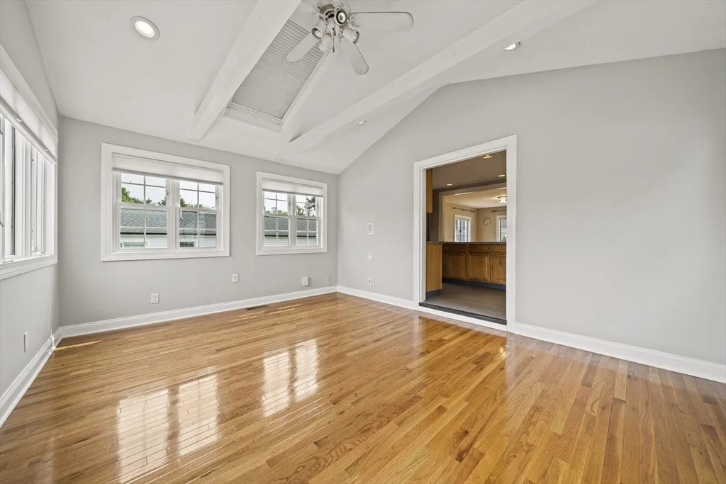 28 Hillside Ave, Stoneham