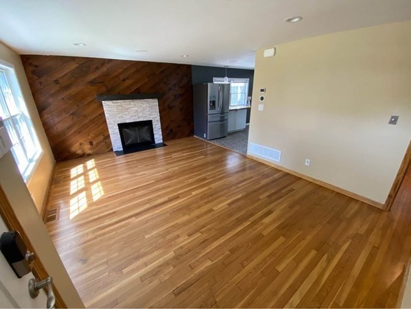 107 Lexington St, Burlington