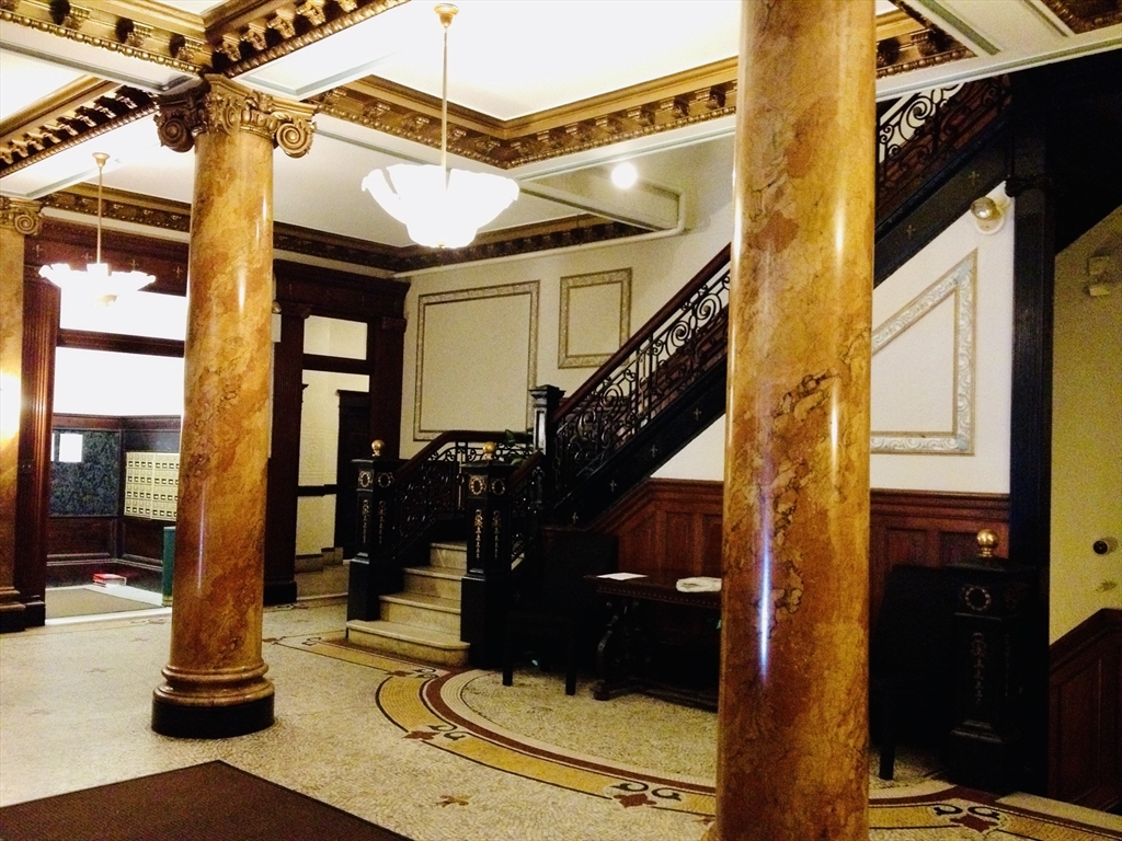 8 Garrison St, Back Bay