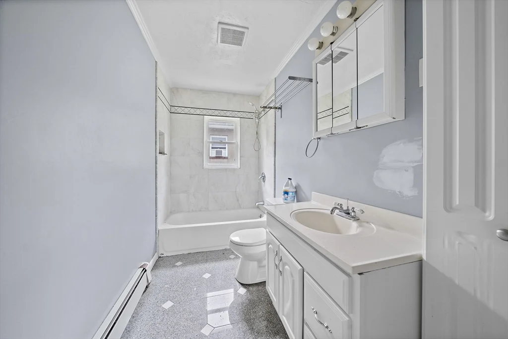 52 Beach St, Plymouth