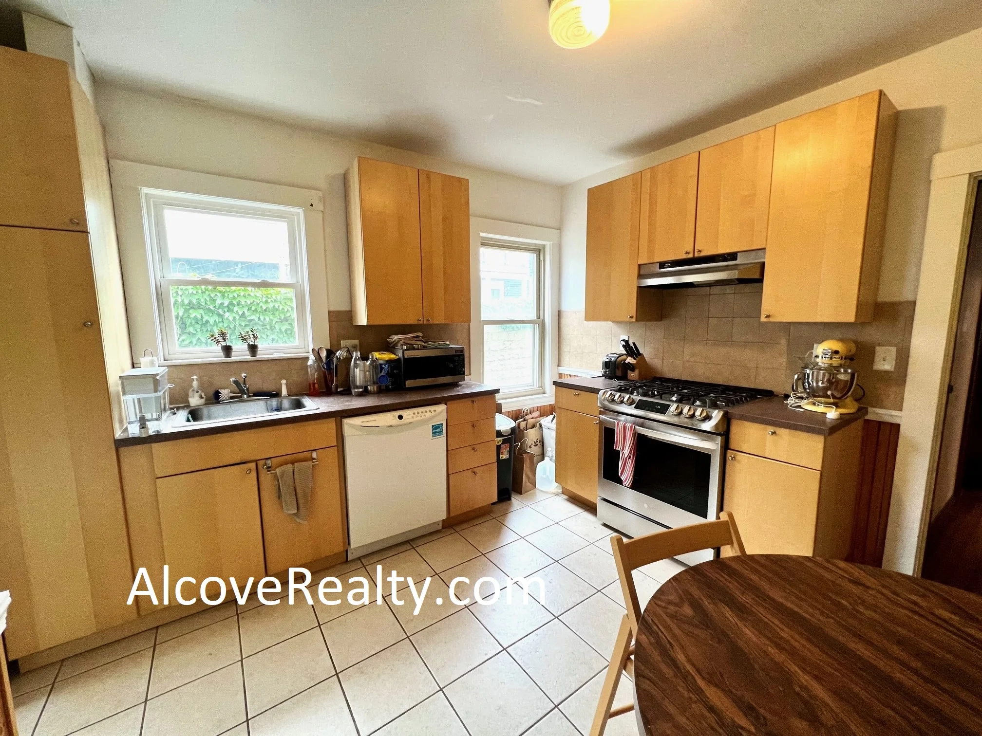 11 Leonard St, Tufts