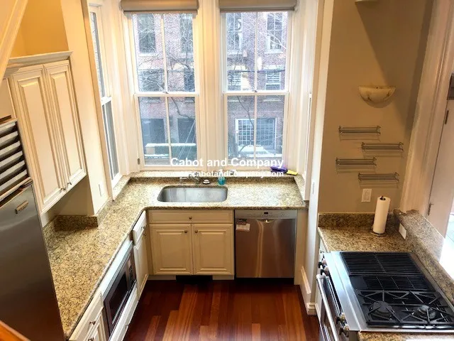 98 Waltham St, South End