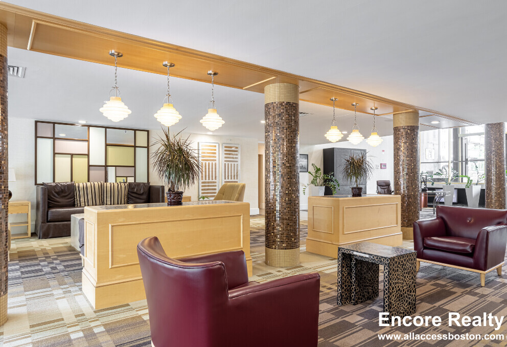 101 Monmouth St, Longwood