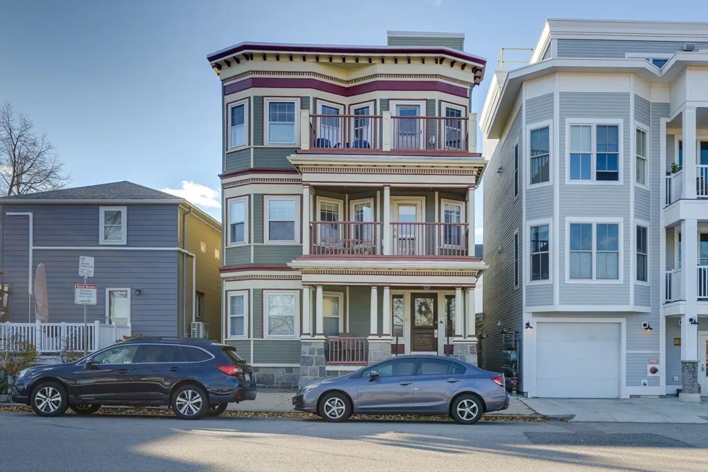 41 Farragut Rd, South Boston