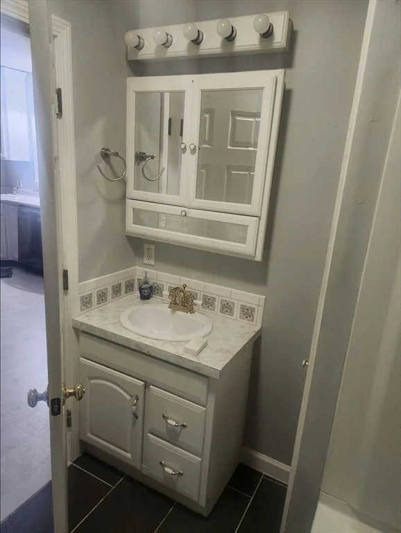 10 Holman St, Attleboro