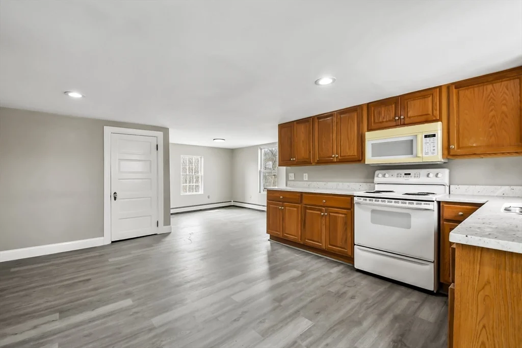 515 Winthrop St, Rehoboth