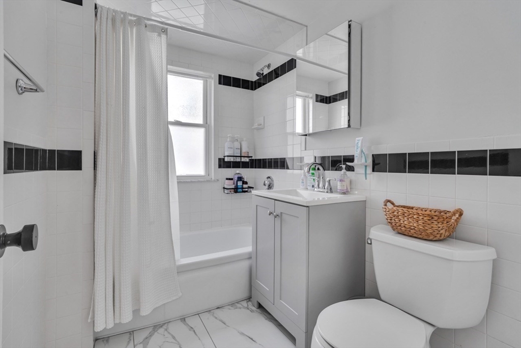 99 Kilsyth Rd, Brighton