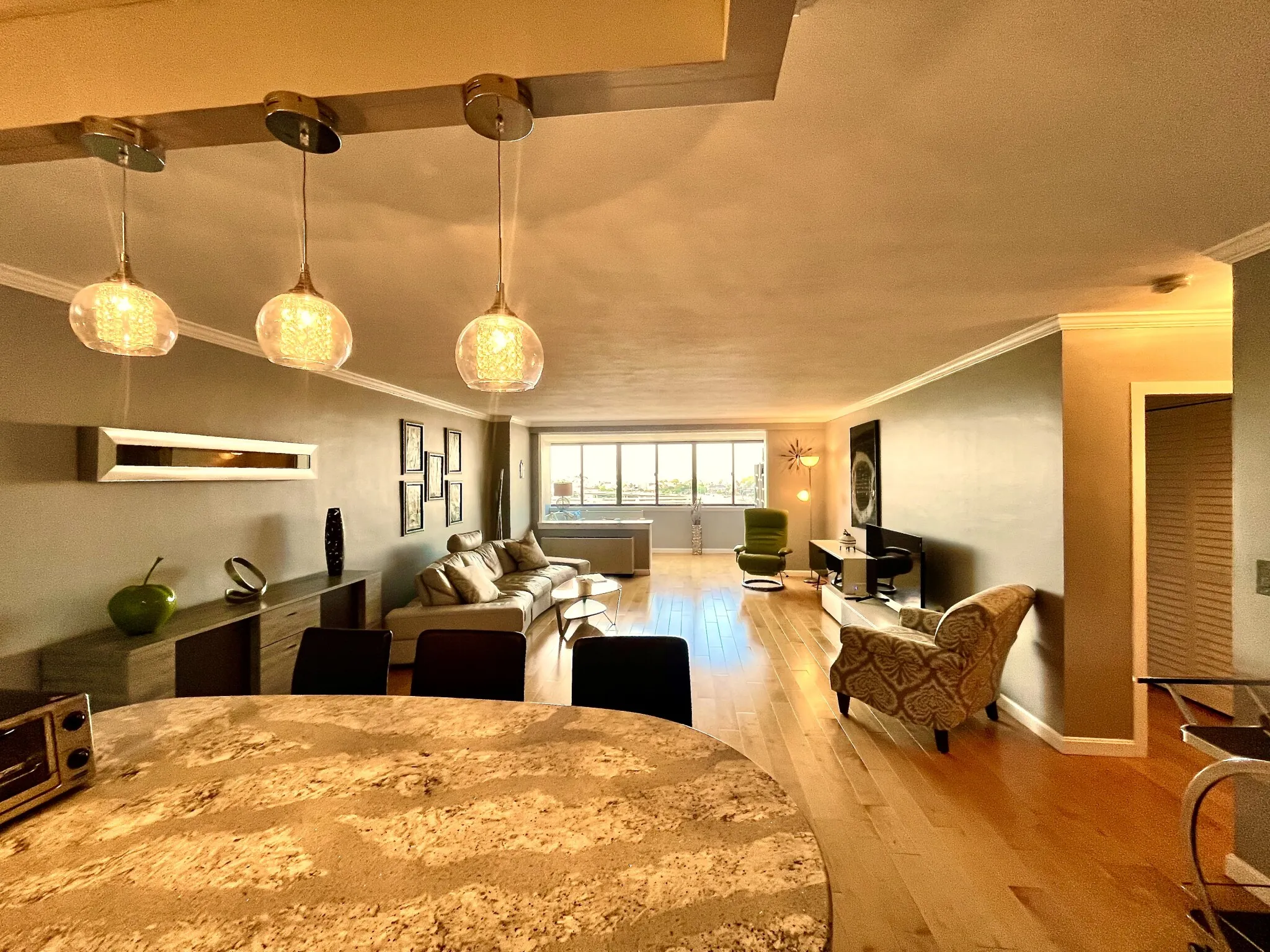 8 Whittier Pl, West End