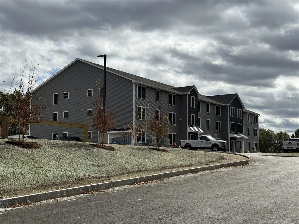 251 Sladen St, Dracut