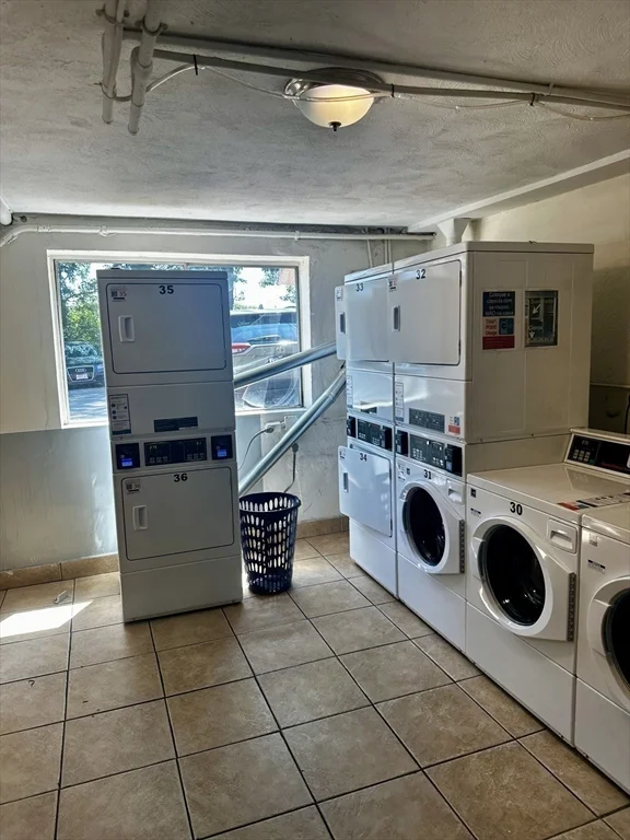 27 Willis St, Framingham