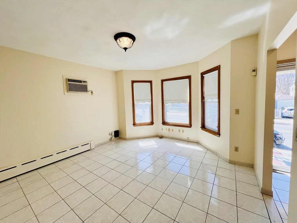 34 Medford St, Medford