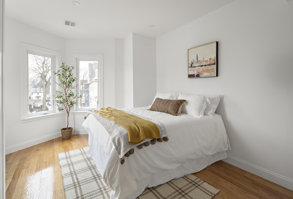 24 Montrose St, Roxbury