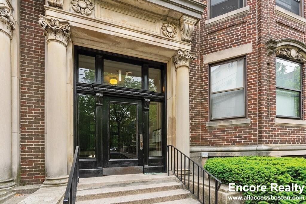 15 Stearns Rd, Coolidge Corner