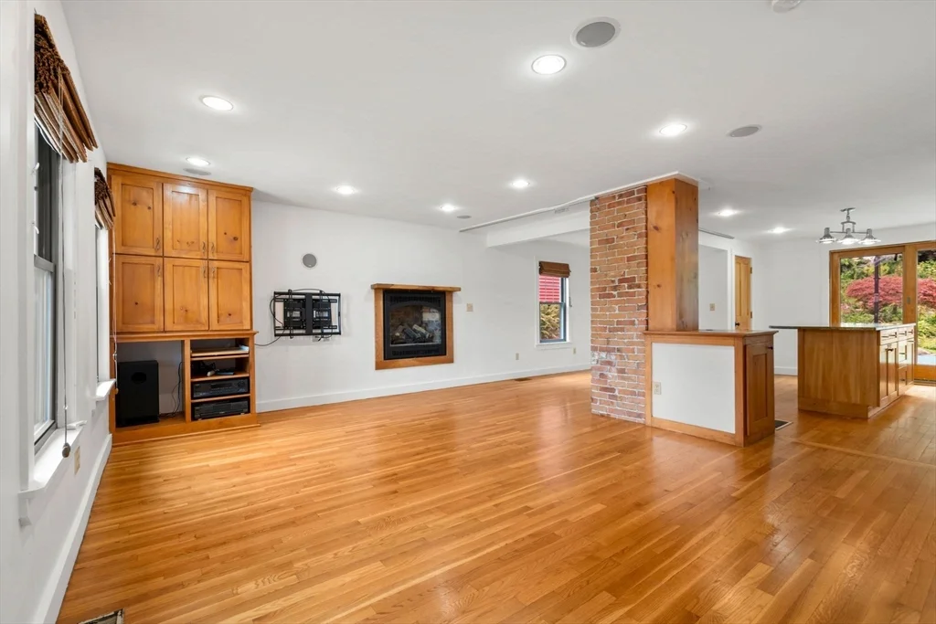 35 Merrimac, Amesbury