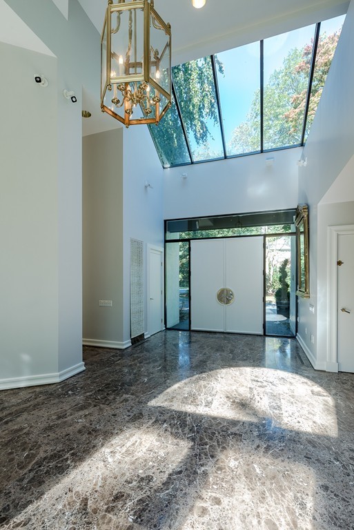 132 Yarmouth Rd, Brookline