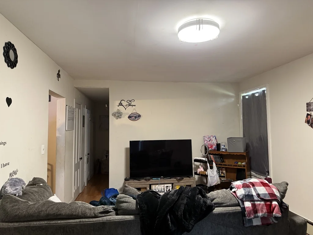 91 Woodland Ave, Gardner