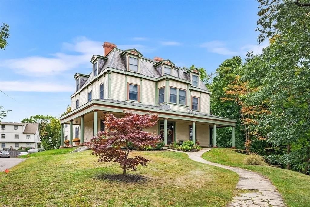 49 Cedar St, Roxbury