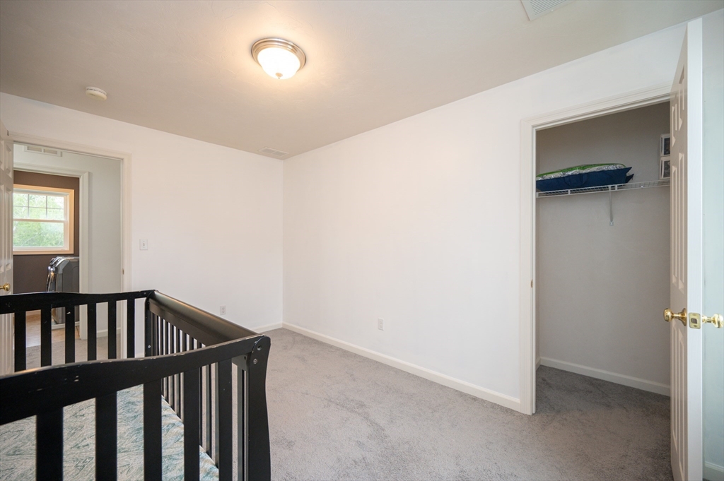 7 Willow Brook Ln, Blackstone