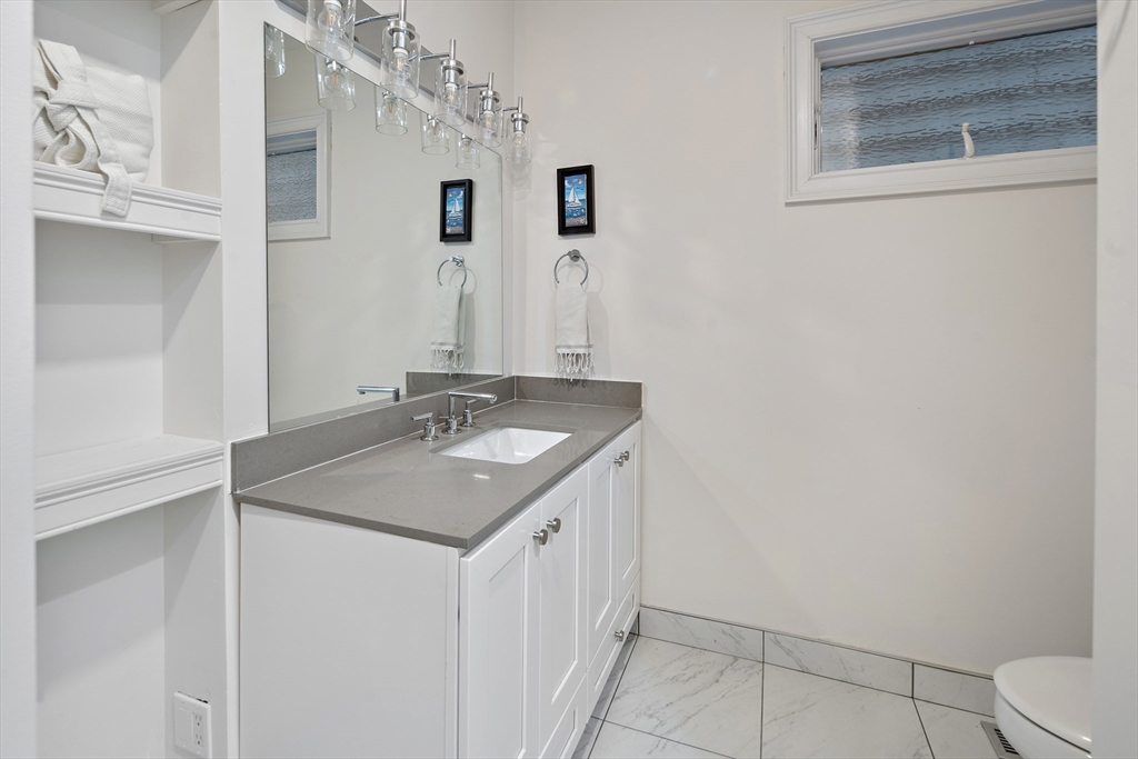 62 Gates St, South Boston