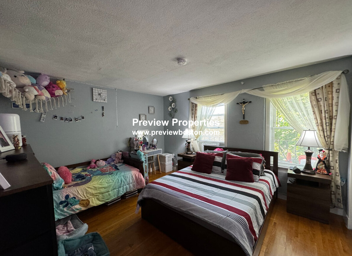 120 London St, East Boston