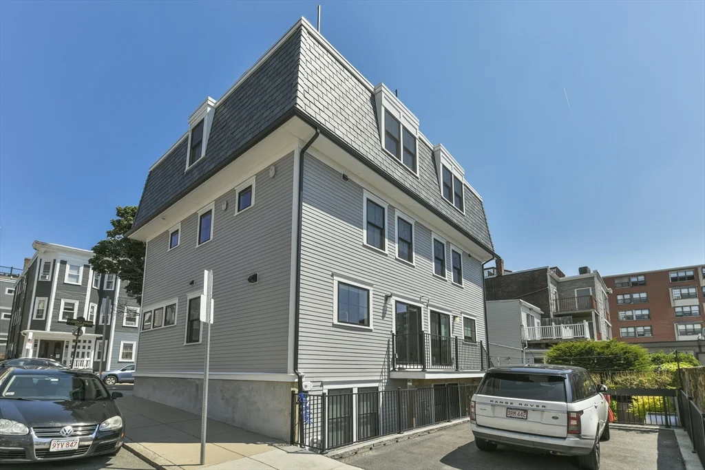 459 E 8th, South Boston