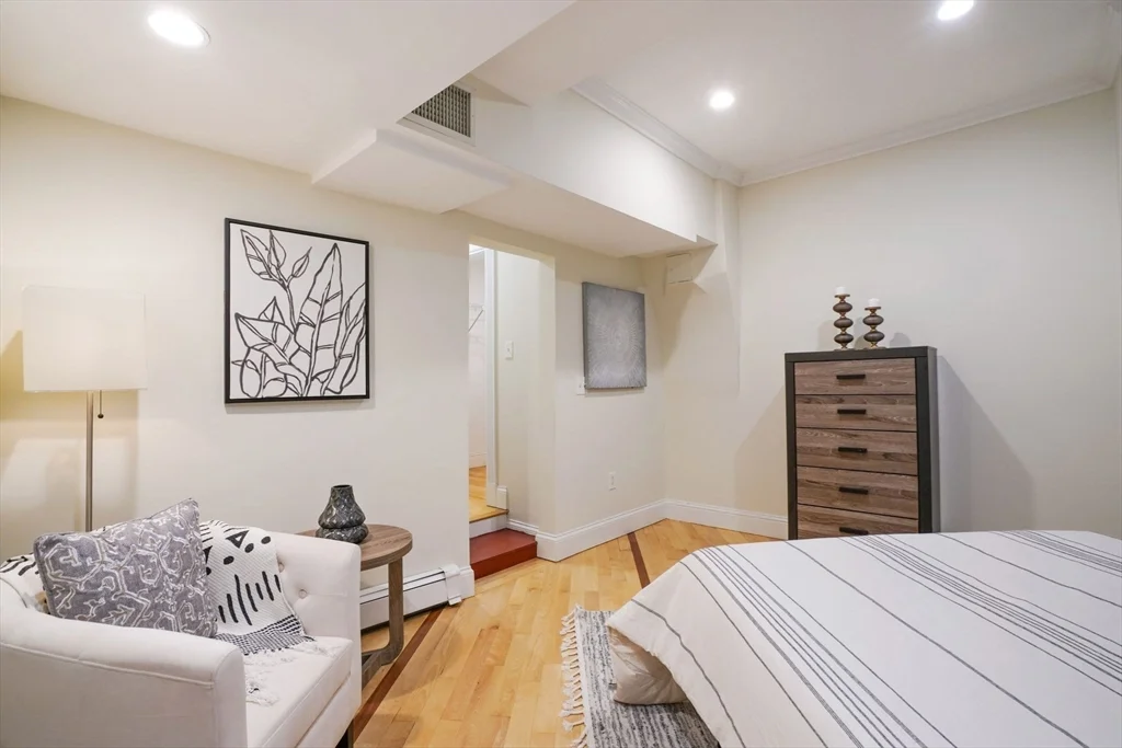 298 Marlborough, Back Bay