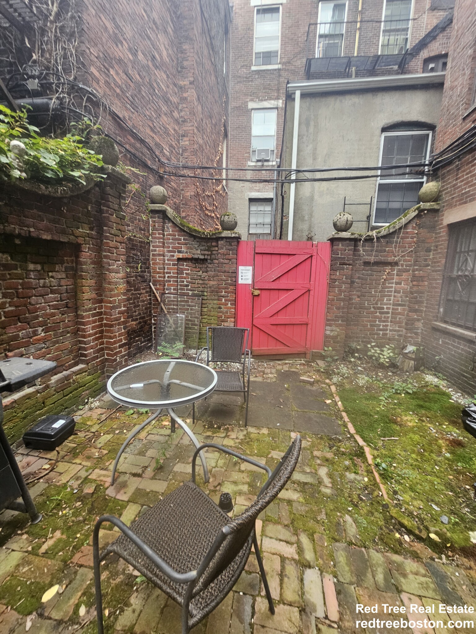 2 Champney Pl, Beacon Hill