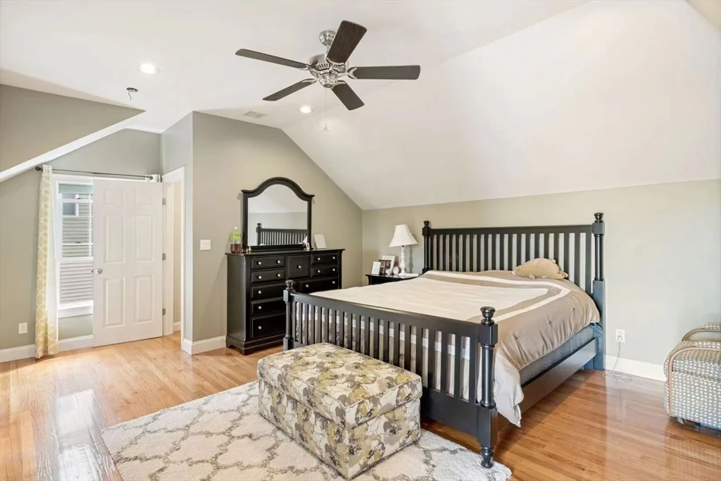 83 Orient, Arlington