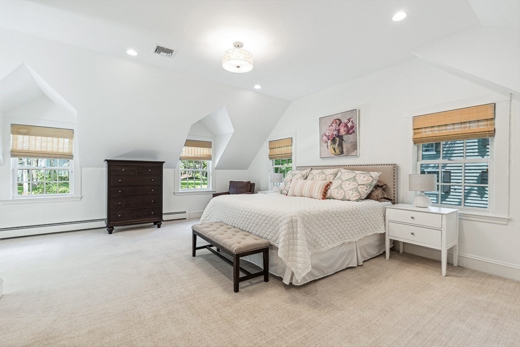 37 Tennyson Rd, Wellesley