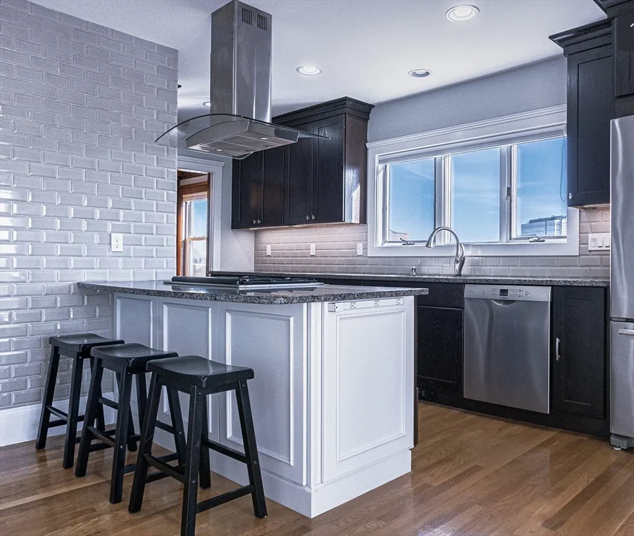 8 Putnam Rd, Assembly Square