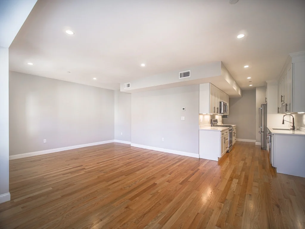 194 Havre St, East Boston