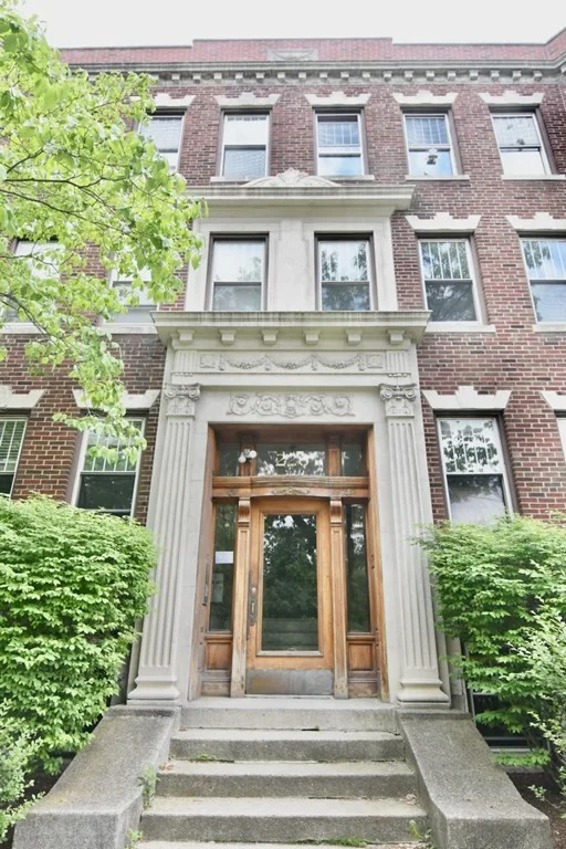 226 Jamaicaway, Jamaica Plain