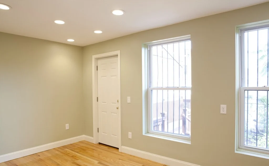 4 Kearsarge, Roxbury